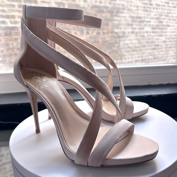 🌸VINCE CAMUTO🌸 Imagine-Devin Sandals size: 8 - Picture 2 of 16